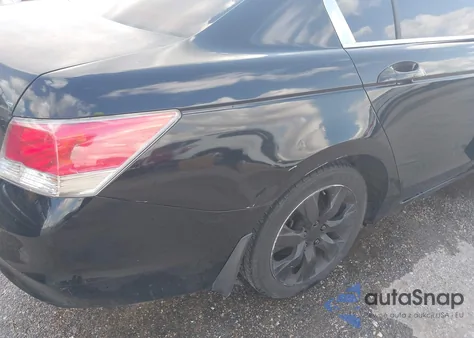 2010 Honda Accord 2.4 Ex-L z USA, uszkodzony, nr VIN 1HGCP2F84AA111438